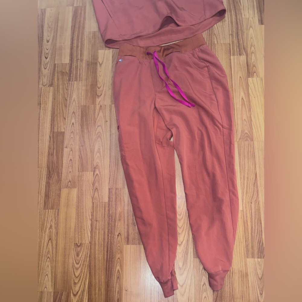 Figs Terracotta Scrub Set- Size Medium Women’s